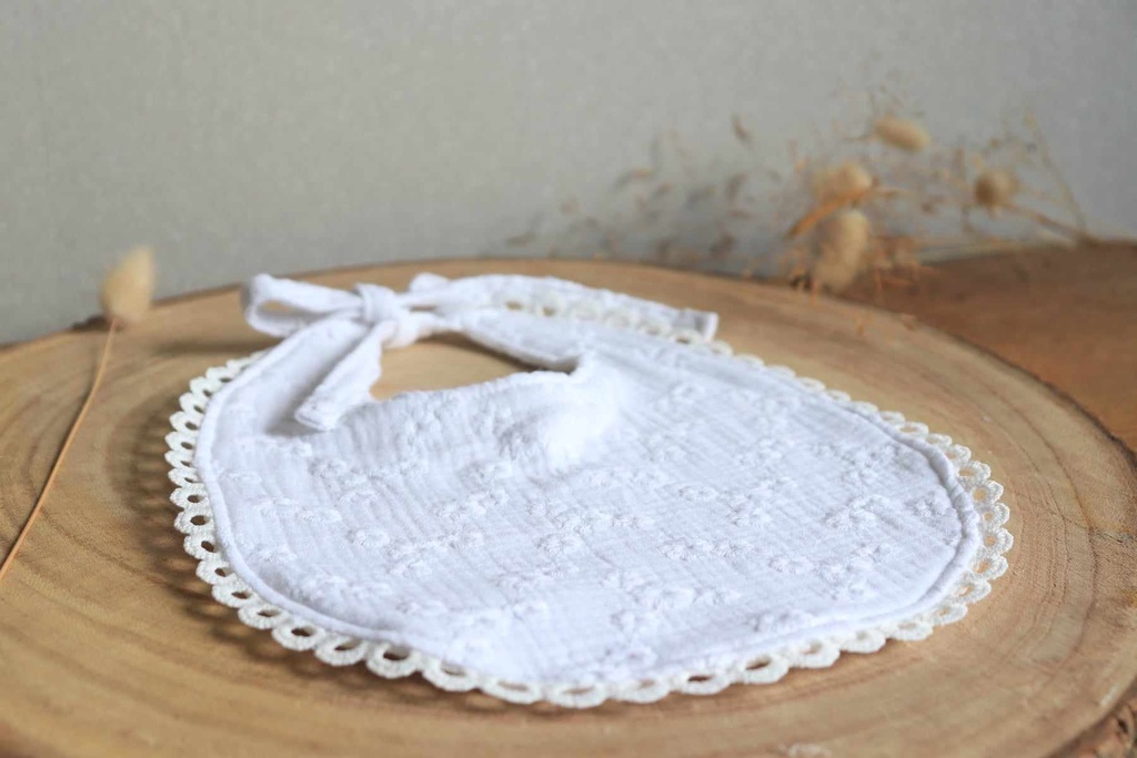 Bavoir Broderie anglaise Suzy